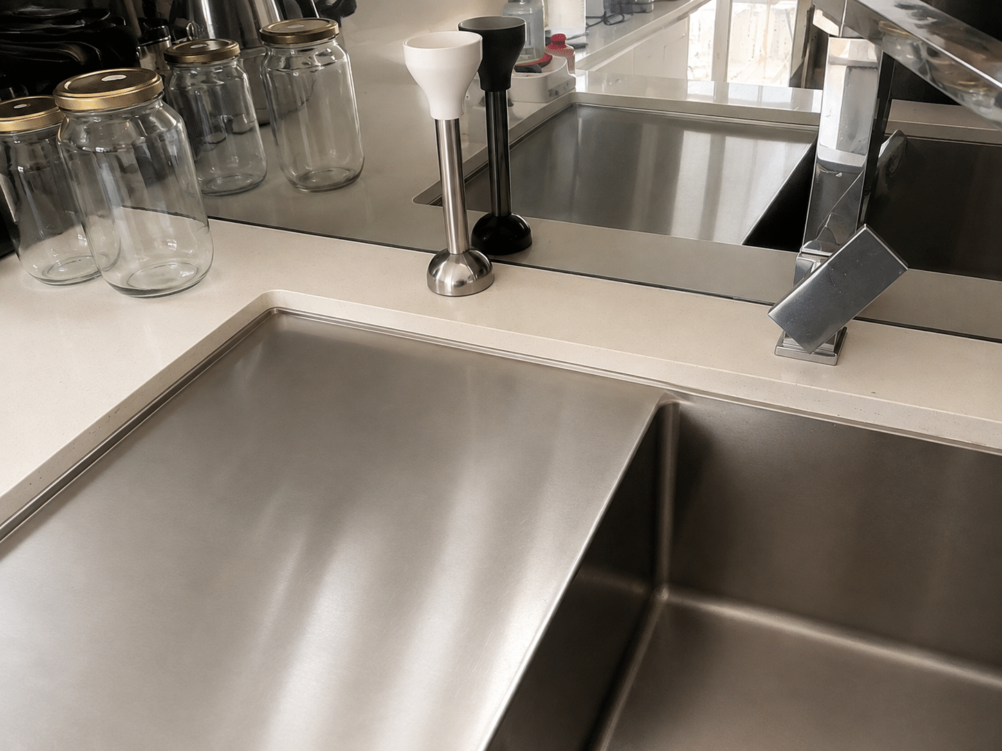 Kitchen Close-Up after cleaning View